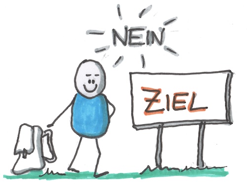 Männchens steht mit einem Rucksack neben sich vor dem Ziel